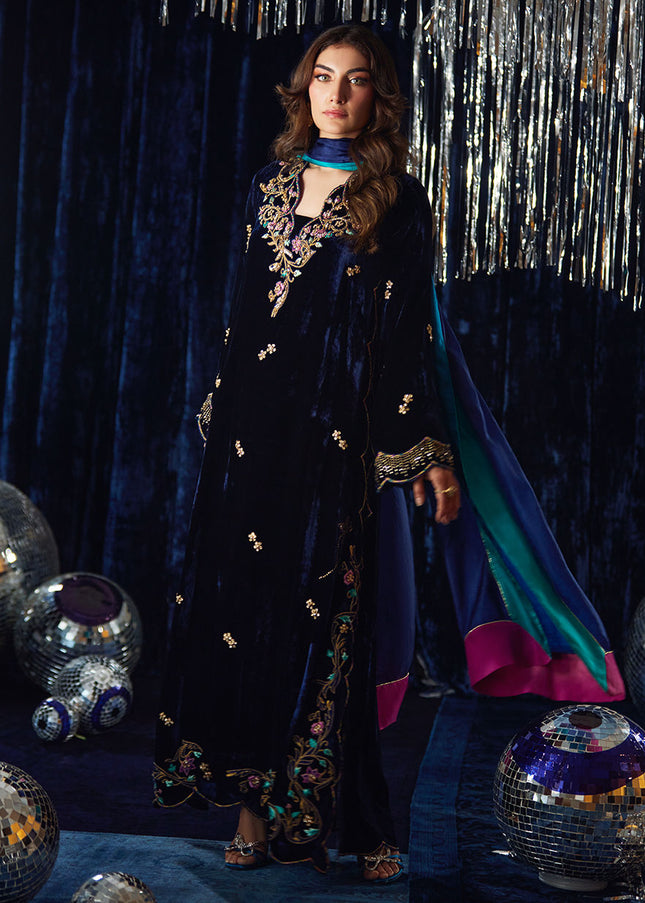 Farah Talib Aziz | Velvet Fete - Valeh Navy