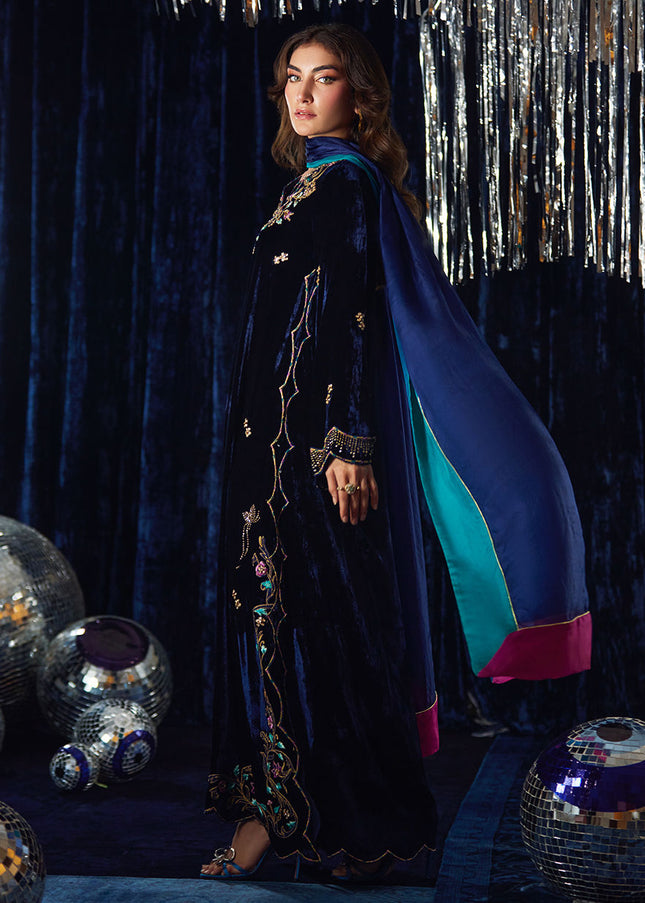 Farah Talib Aziz | Velvet Fete - Valeh Navy