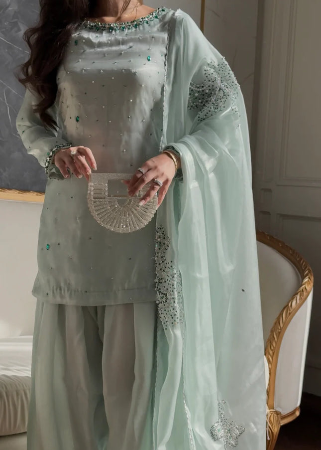 Najia Faisal | Nurele