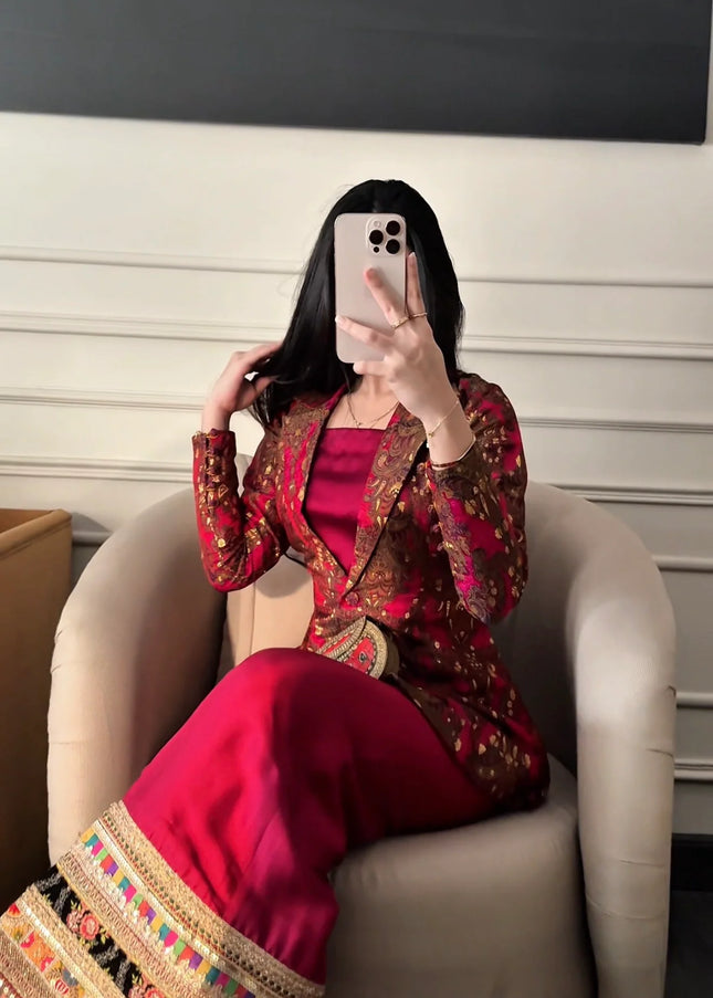 Zainab Shamsi | The Ruh Set