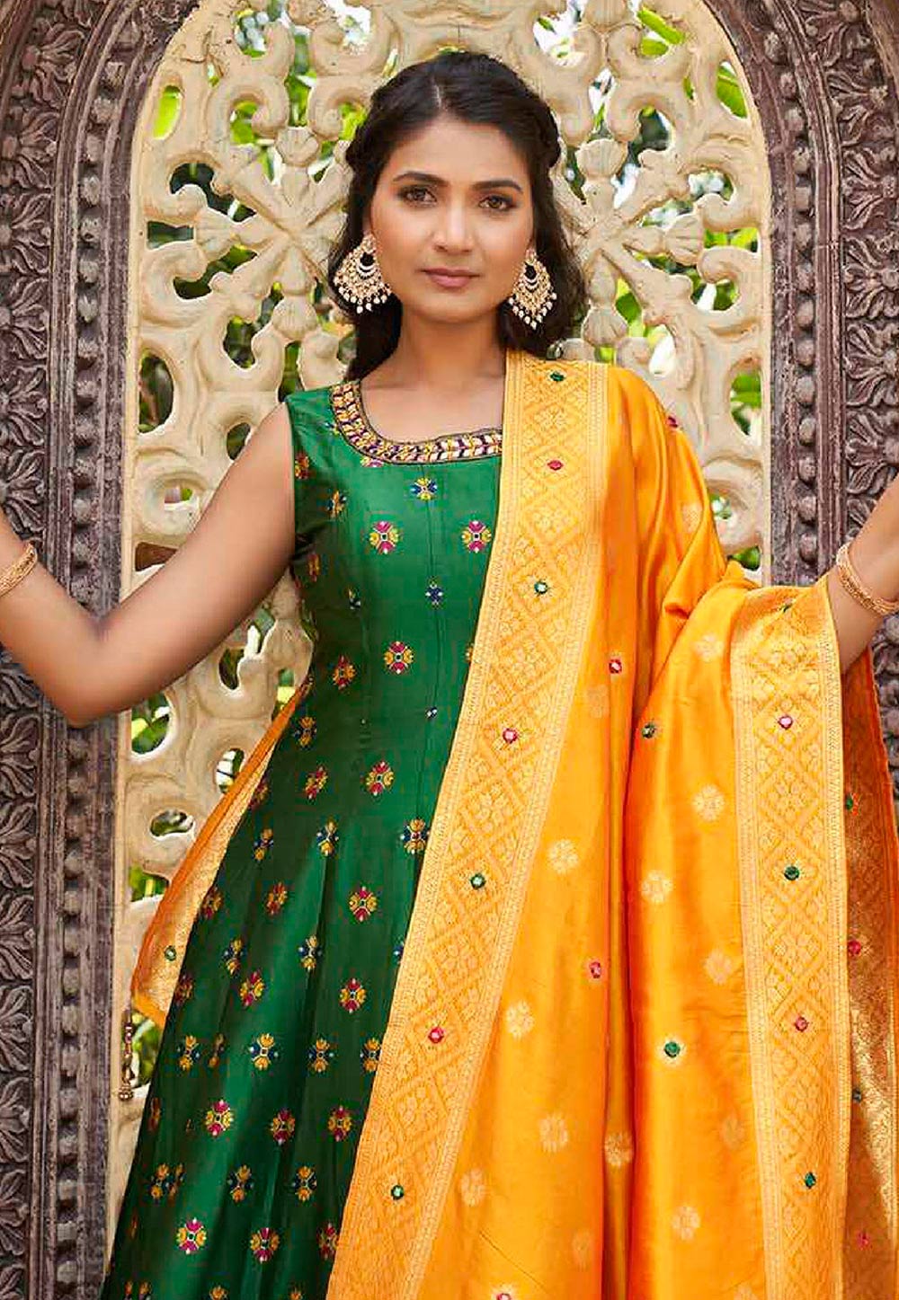 banarasi anarkali dress design Banarasi Anarkali Dress Styles