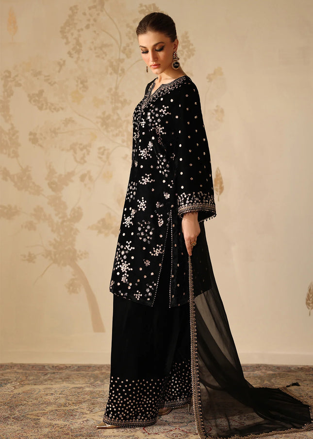 Baroque | Embroidered Velvet UF-4316
