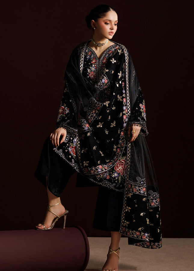 Baroque | Embroidered Velvet UF-4552
