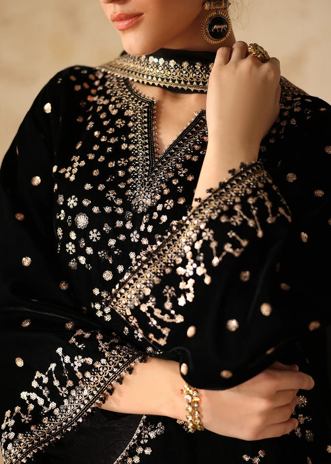 Baroque | Embroidered Velvet UF-4316