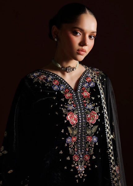 Baroque | Embroidered Velvet UF-4552