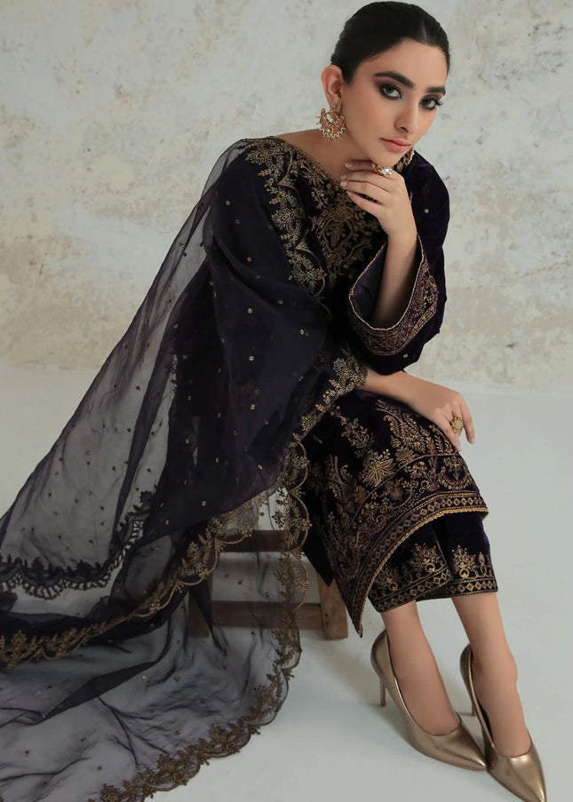 Baroque | Embroidered Velvet - UF-239