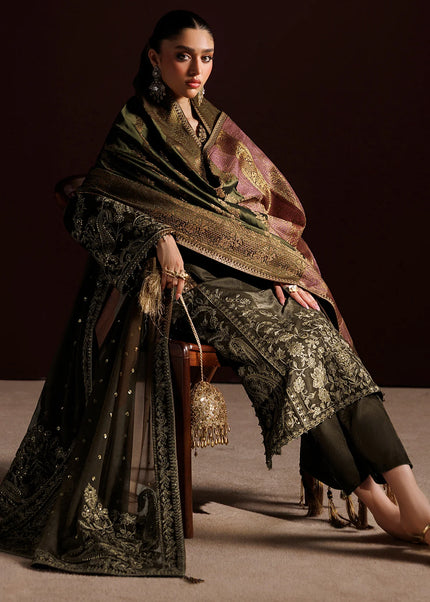 Baroque | Embroidered Velvet UF-4553