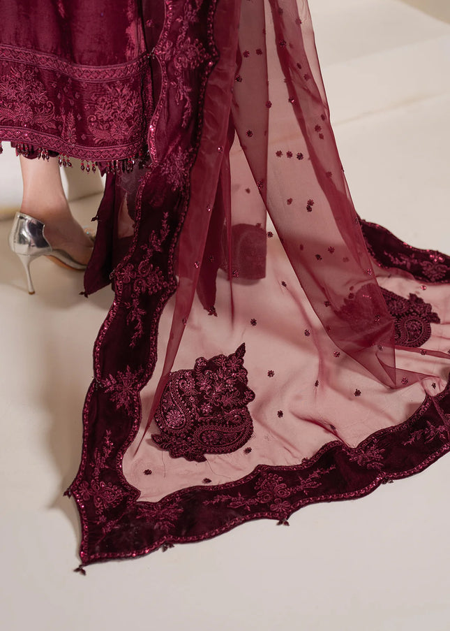 Baroque | Embroidered Velvet - UF-758