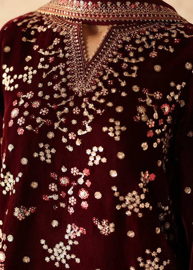 Baroque | Embroidered Velvet UF-4315