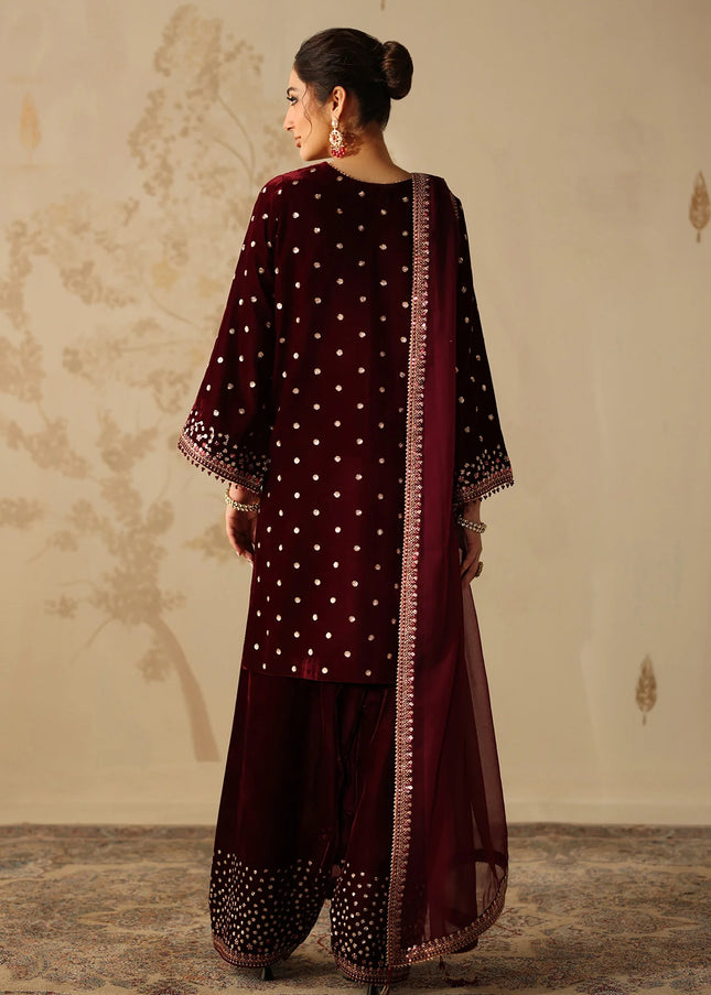 Baroque | Embroidered Velvet UF-4315