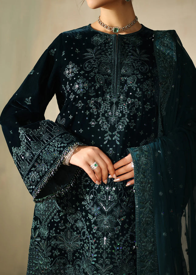 Baroque | Embroidered Velvet UF-4322