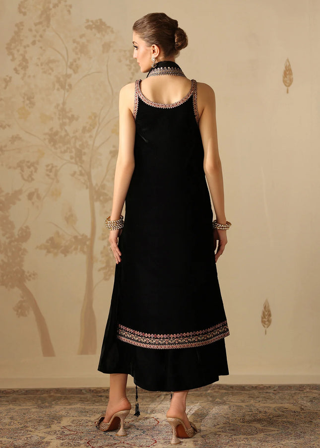 Baroque | Embroidered Velvet UF-4312