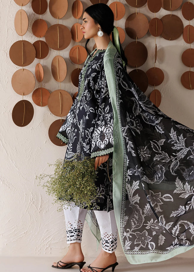 Baroque | Embroidered Lawn UF-4515