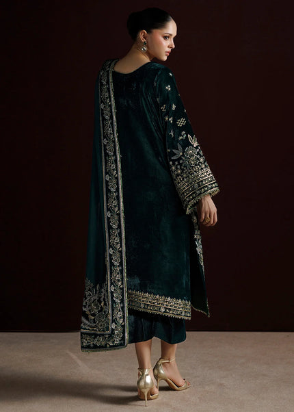 Baroque | Embroidered Velvet UF-4554