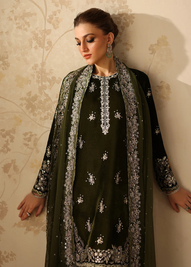 Baroque | Embroidered Velvet UF-4311