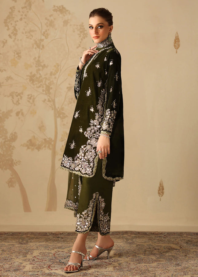 Baroque | Embroidered Velvet UF-4311