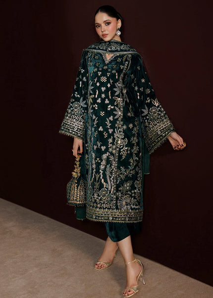 Baroque | Embroidered Velvet UF-4554