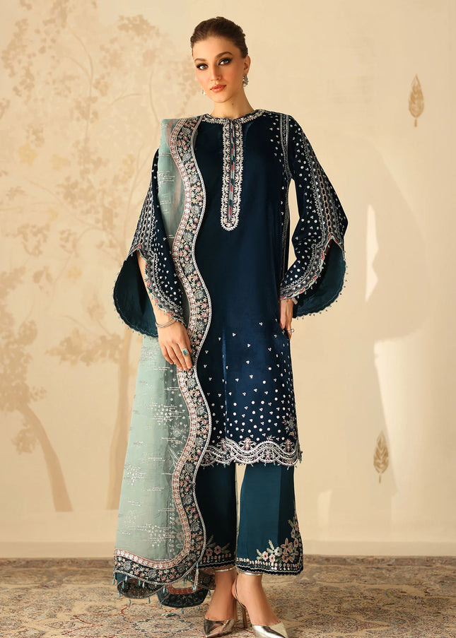 Baroque | Embroidered Velvet UF-4310