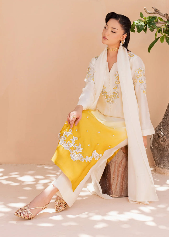 Allure By Ih | Between Roles - Etoile