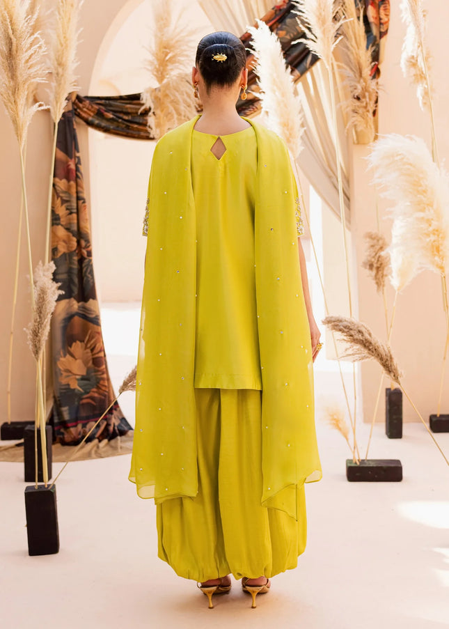 Allure By Ih | Between Roles - Lumeire