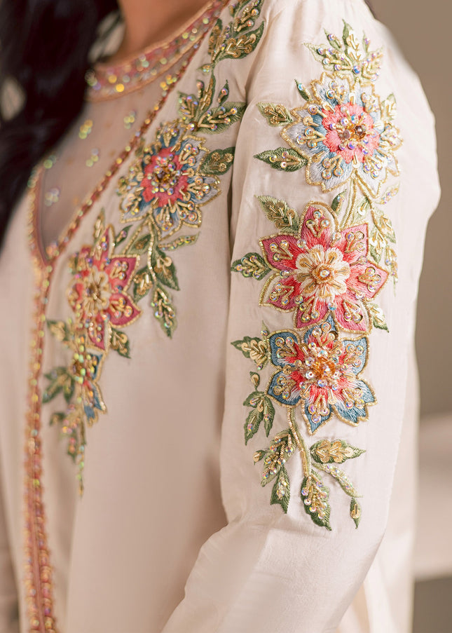 Maria Osama | Noir-Bliss 2 - Pearl Whisper