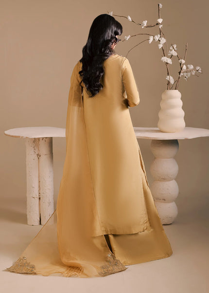 Maria Osama | Noir-Bliss 2 - Golden Ember