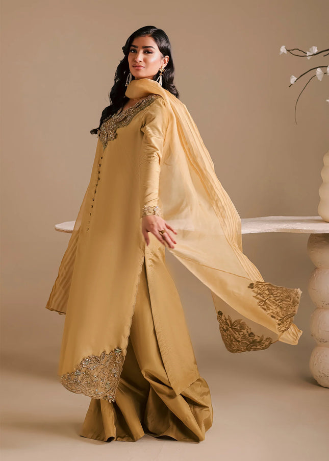 Maria Osama | Noir-Bliss 2 - Golden Ember