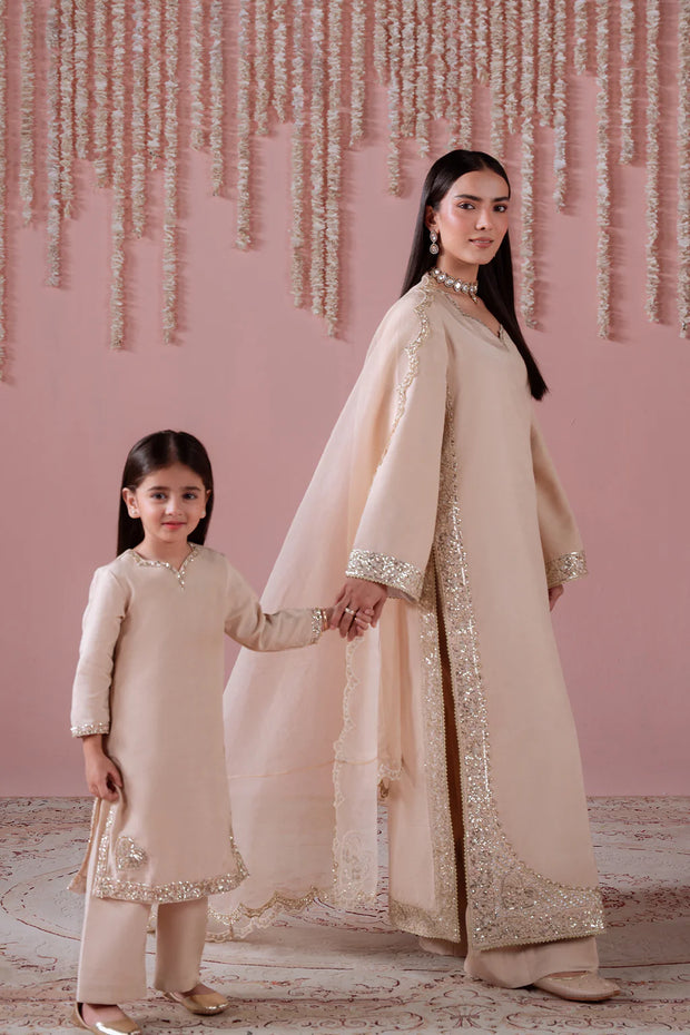 <h4>Mommy N' Mini</h4><h4><em><strong>Flat 20% OFF</strong></em></h4><h4></h4>