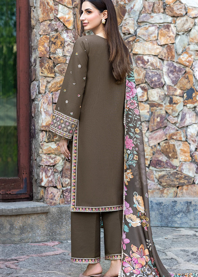 Farasha | Eminence Khaddar F/W '25 - Sandlit
