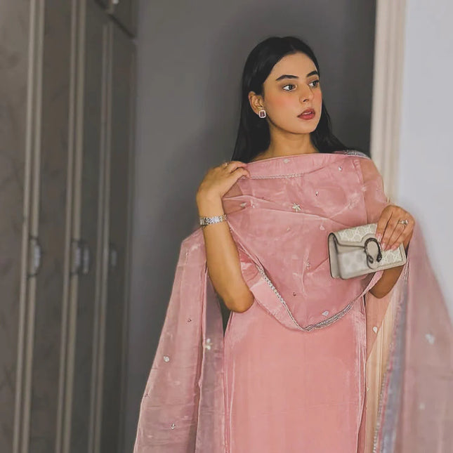 Najia Faisal | Aurora