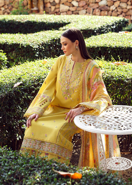 Kanwal Malik | Zaina Lawn’25 - Raiha