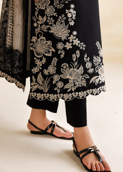 Baroque | Embroidered Lawn UF-4471