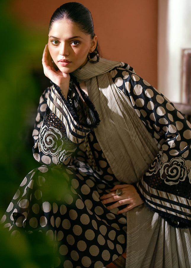 Baroque | Embroidered Viscose UF-763
