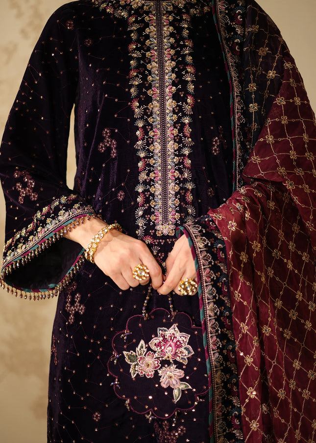 Baroque | Embroidered Velvet UF-4319