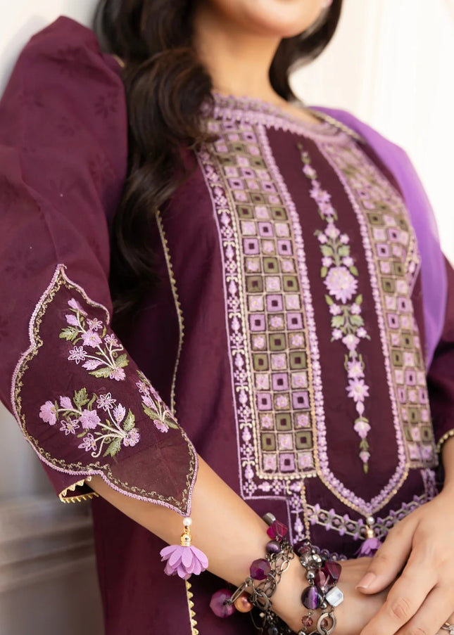 Gulmina | Jacquard '26 - Petunia