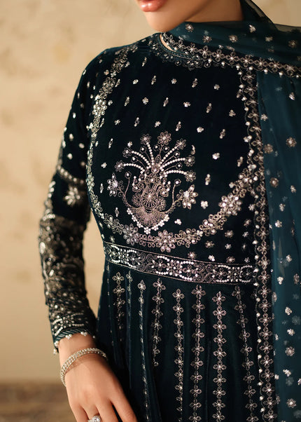 Baroque | Embroidered Velvet UF-4318