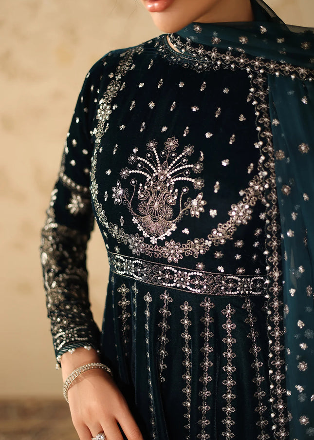 Baroque | Embroidered Velvet UF-4318