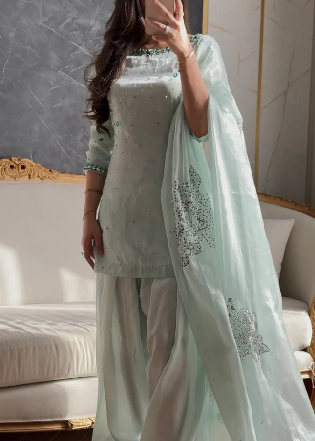 Najia Faisal | Nurele