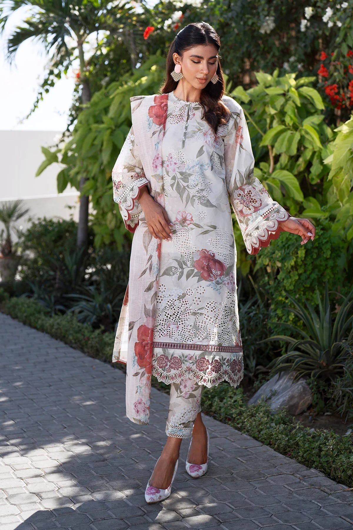 Baroque | Embroidered Printed Lawn UF-4070 FALAKENOOR Baroque | Embroidered Printed Lawn UF-4070 FALAKENOOR