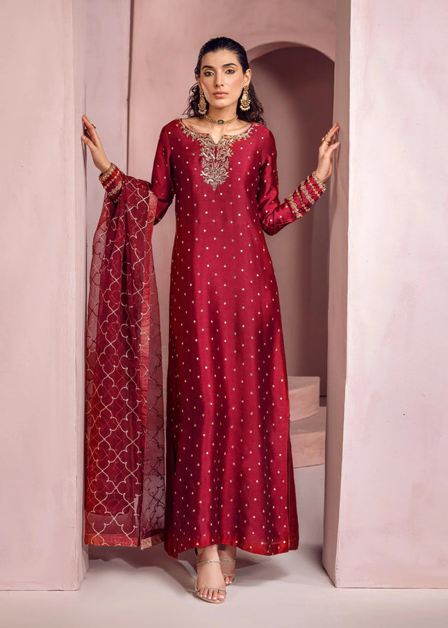 Mahum Asad | La Felle - LADY IN RED