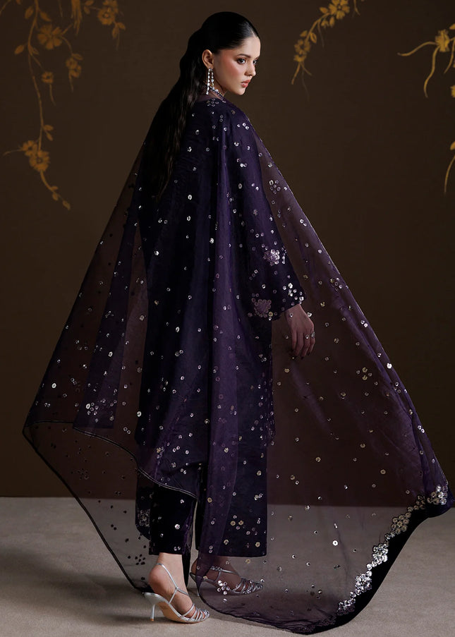 Baroque | Embroidered Velvet UF-4549