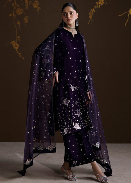 Baroque | Embroidered Velvet UF-4549