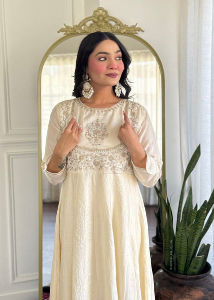 Offwhite Embroidered Pant Style Suit