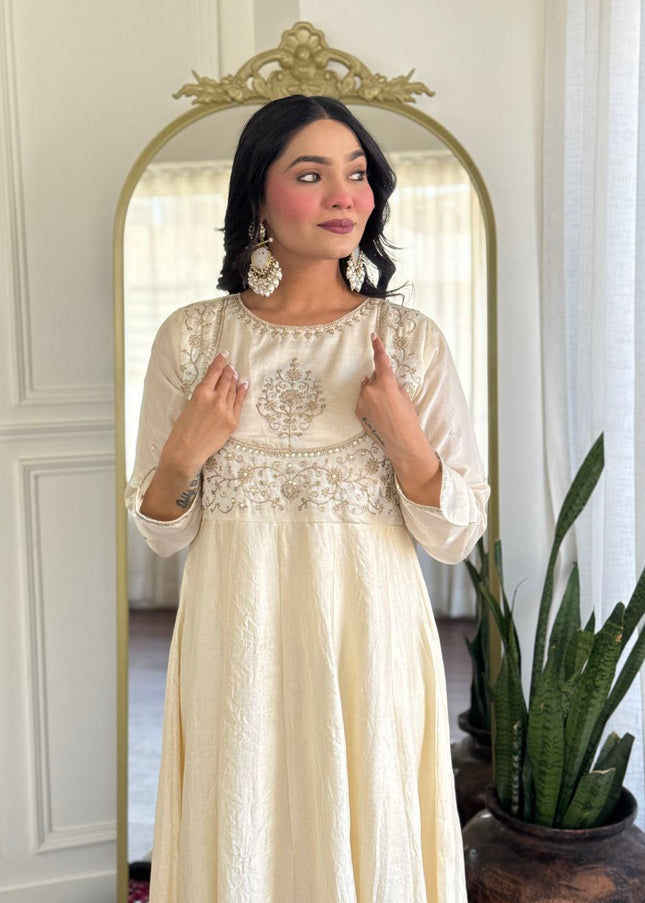 Offwhite Embroidered Pant Style Suit