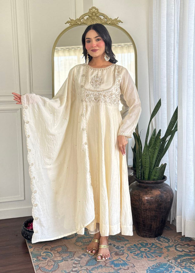 Offwhite Embroidered Pant Style Suit