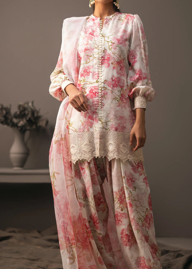 Erum Khan | Bold Bouquet