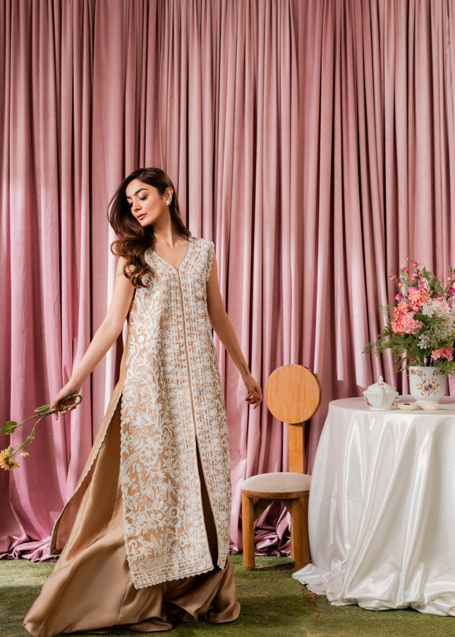 Shanzay Anooshay | Sandstone