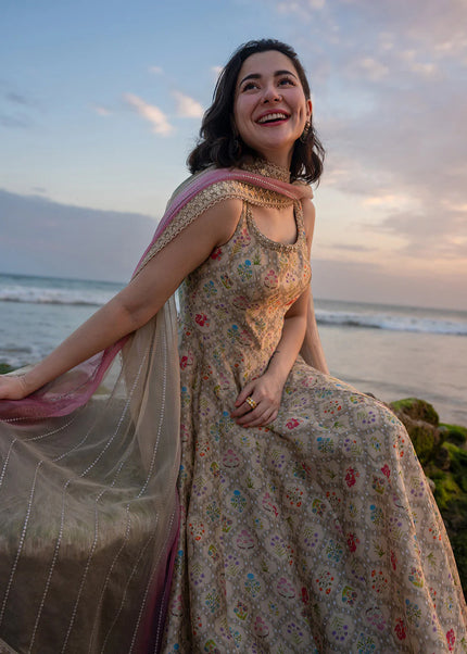 Faiza Saqlain | Reina - Naavah