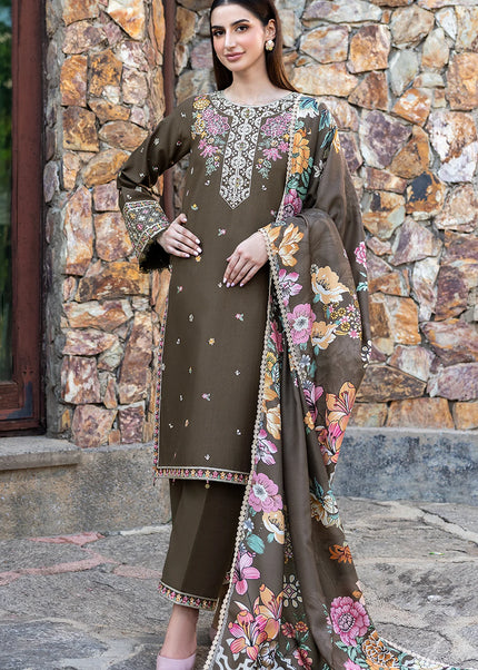 Farasha | Eminence Khaddar F/W '25 - Sandlit