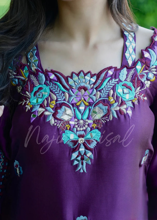 Najia Faisal | Aina